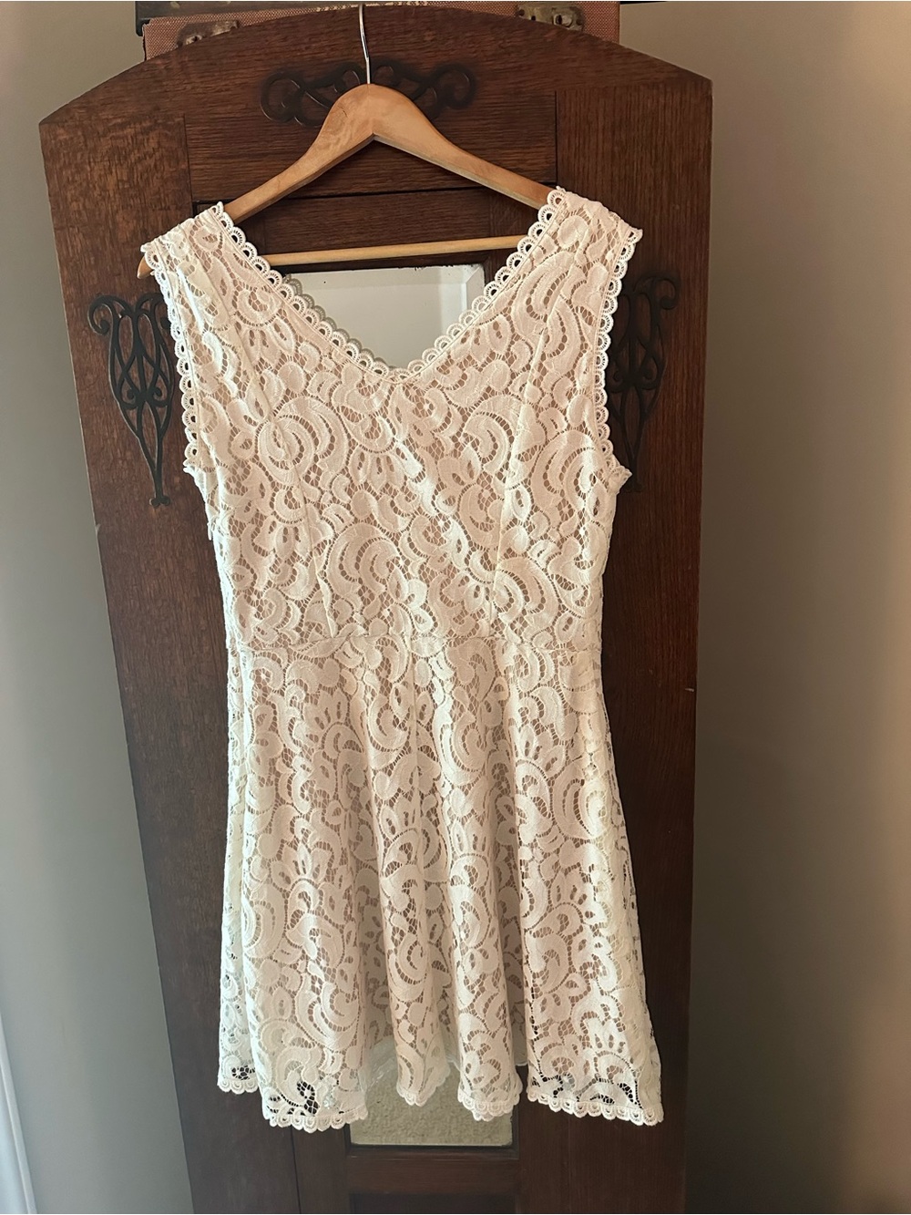 EUC Altar’d State Women’s Cream Lace V-Neck Dress Chic Preppy Size L - Picture 4 of 10